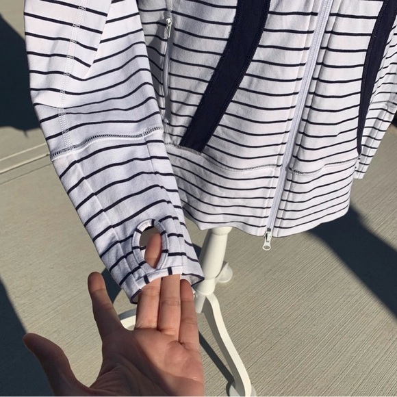 Lululemon Stride Jacket - Picture 7 of 7